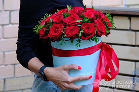 Композия из 25 красных роз в коробке "Бархат"